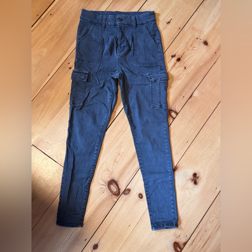 American Eagle Outfitters Gray Skinny Cargo Pants. 10 X-Long